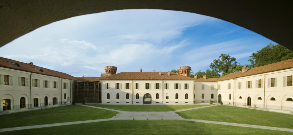 Albergo Dell'Agenzia Bra Exterior photo