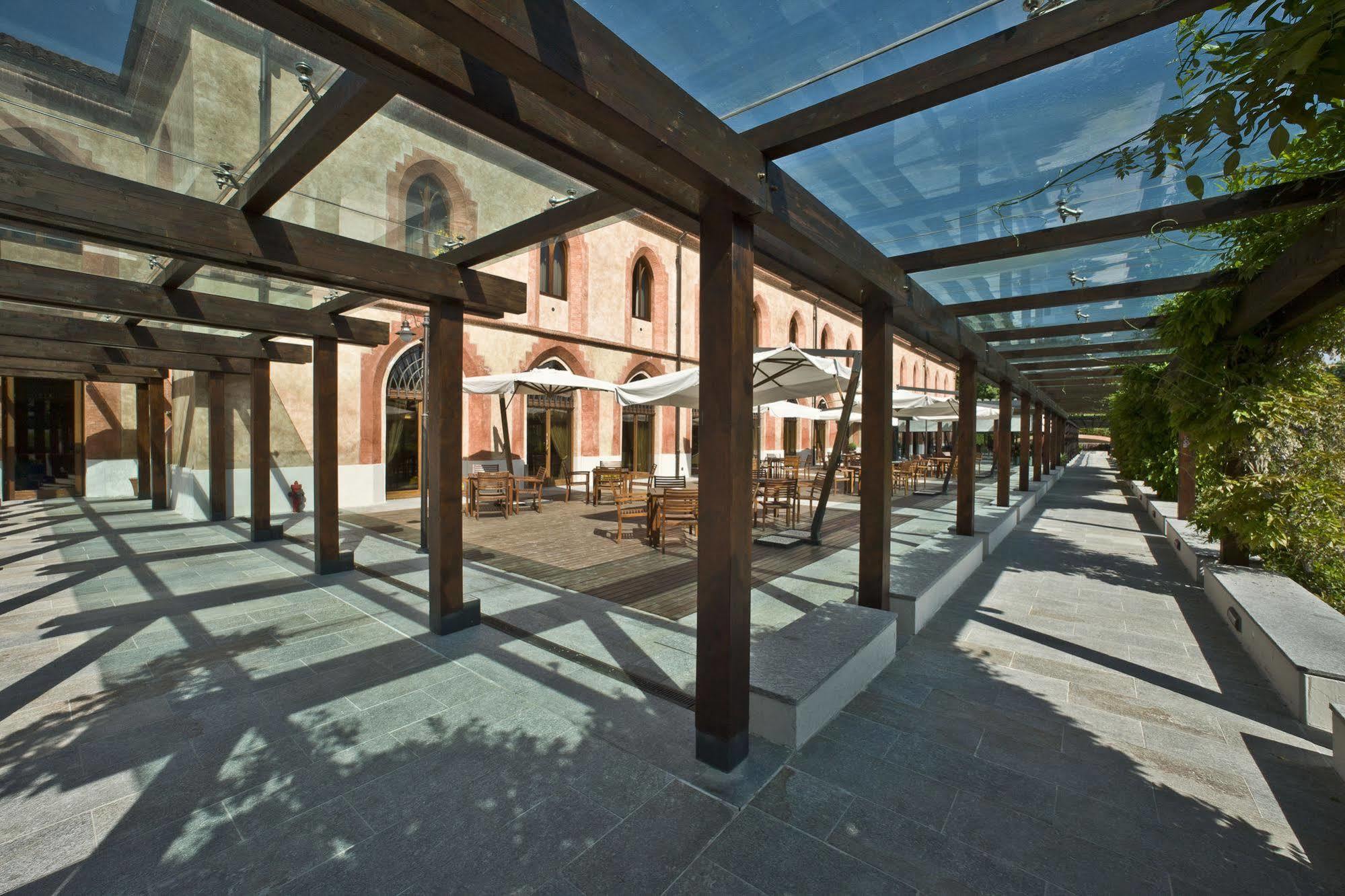Albergo Dell'Agenzia Bra Exterior photo