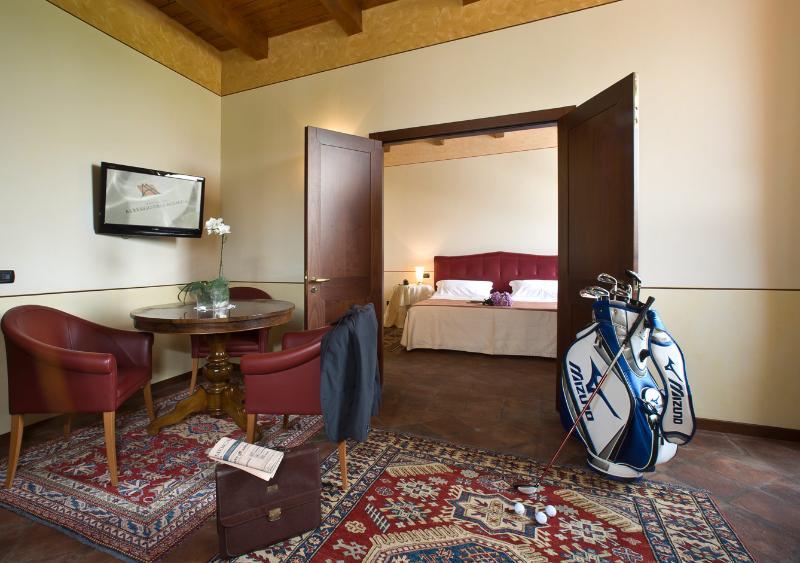 Albergo Dell'Agenzia Bra Exterior photo