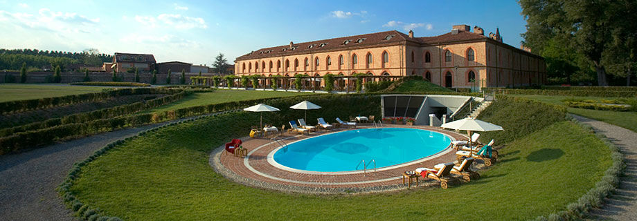Albergo Dell'Agenzia Bra Exterior photo